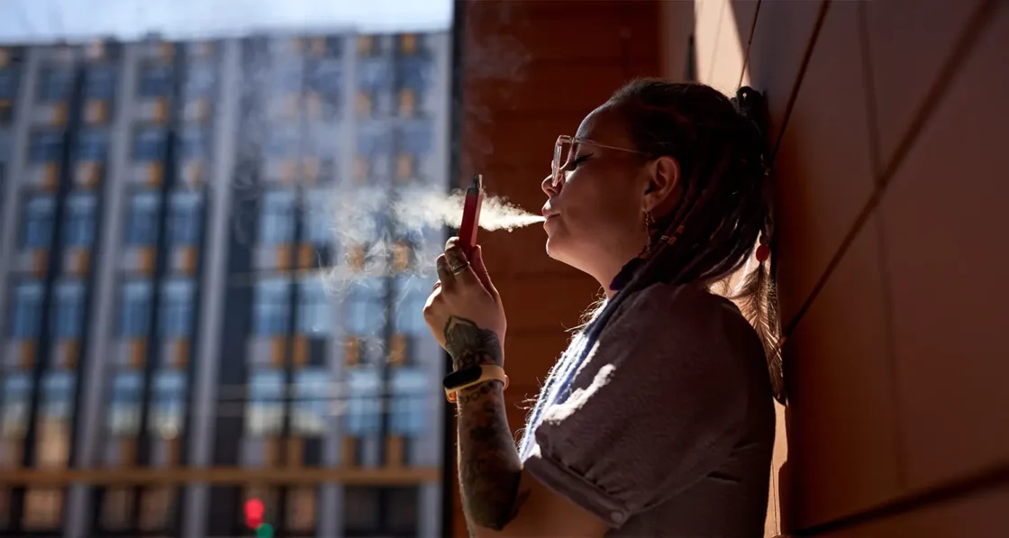 How To Use CBD Vapes Safely & Effectively